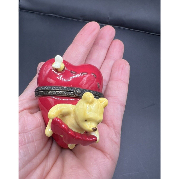 Classic Winnie the Pooh’s Heart Hinged Box Disney Midwest Of Cannon Falls - Picture 6 of 6